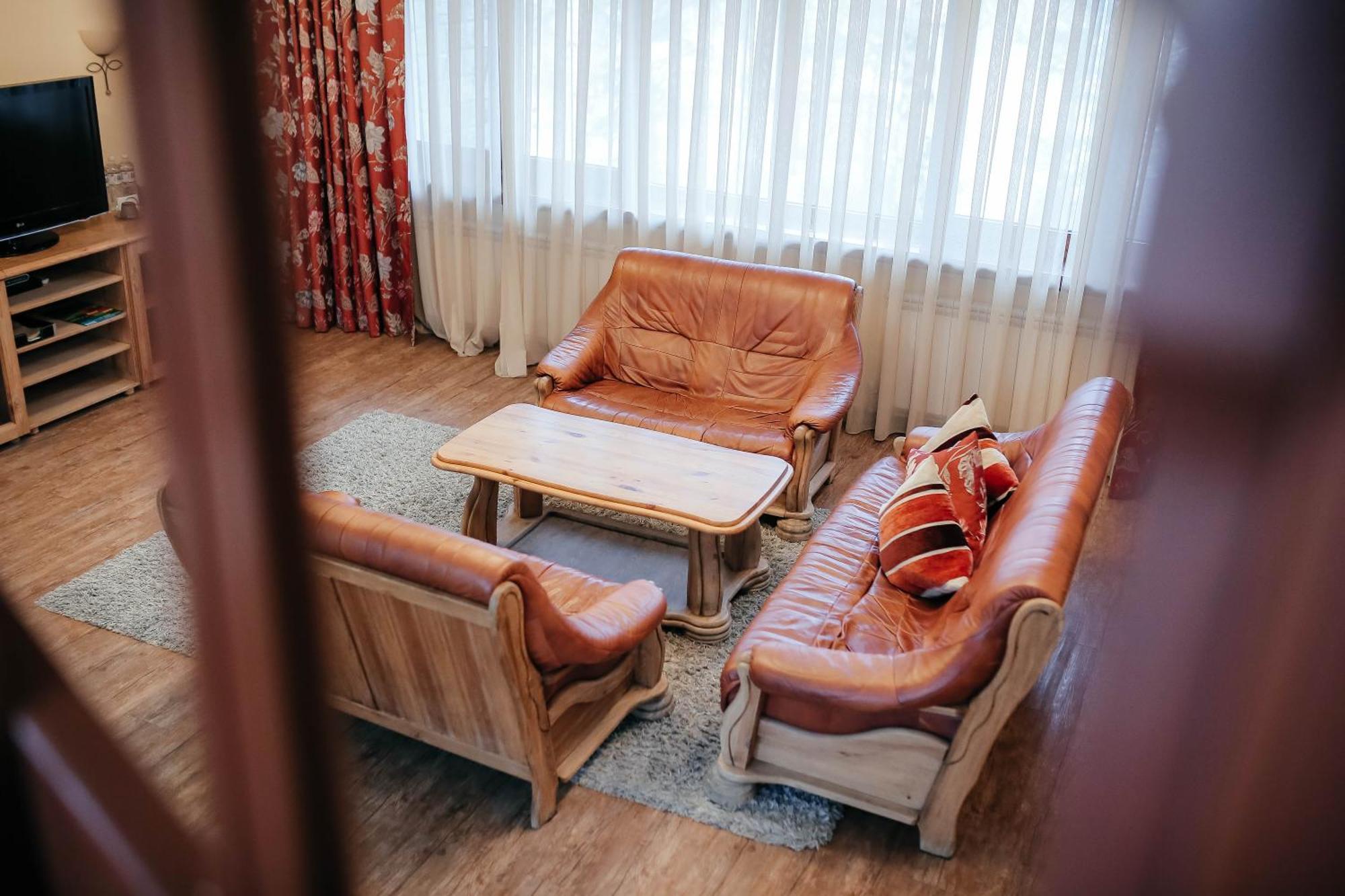 Тау-House Hotel Kok-Shoky Екстериор снимка