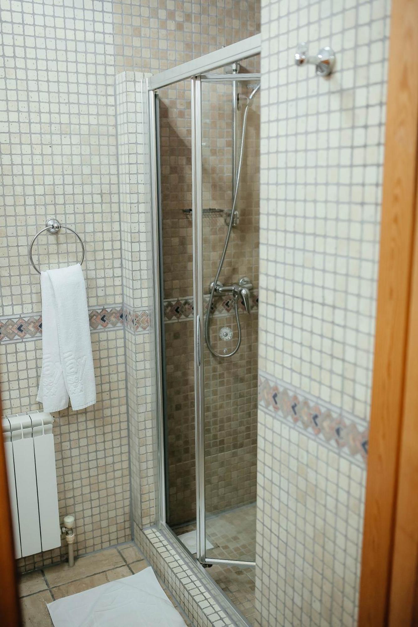 Тау-House Hotel Kok-Shoky Екстериор снимка