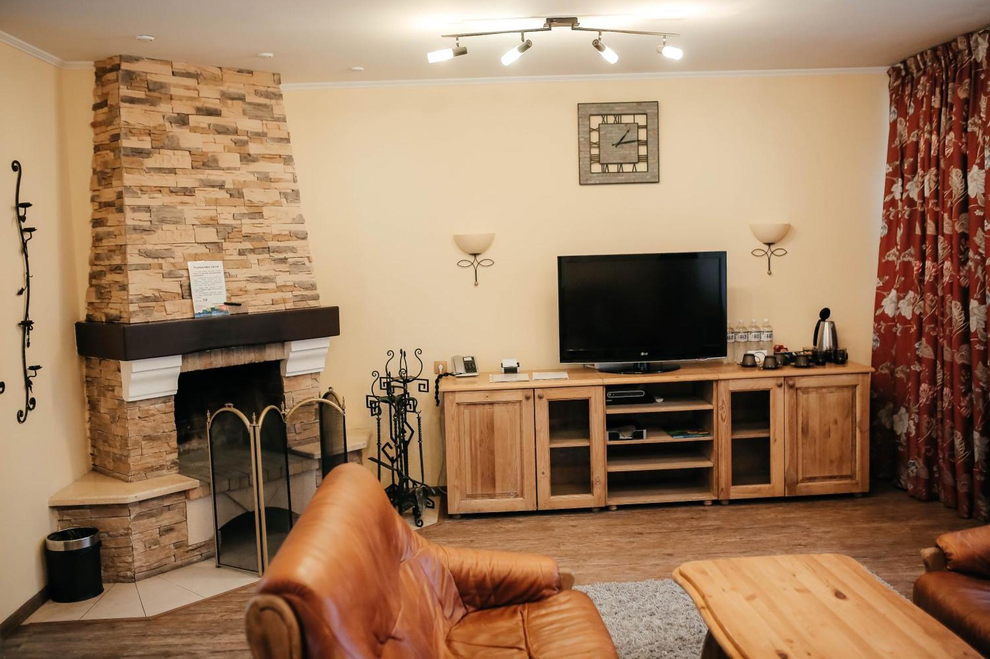 Тау-House Hotel Kok-Shoky Екстериор снимка