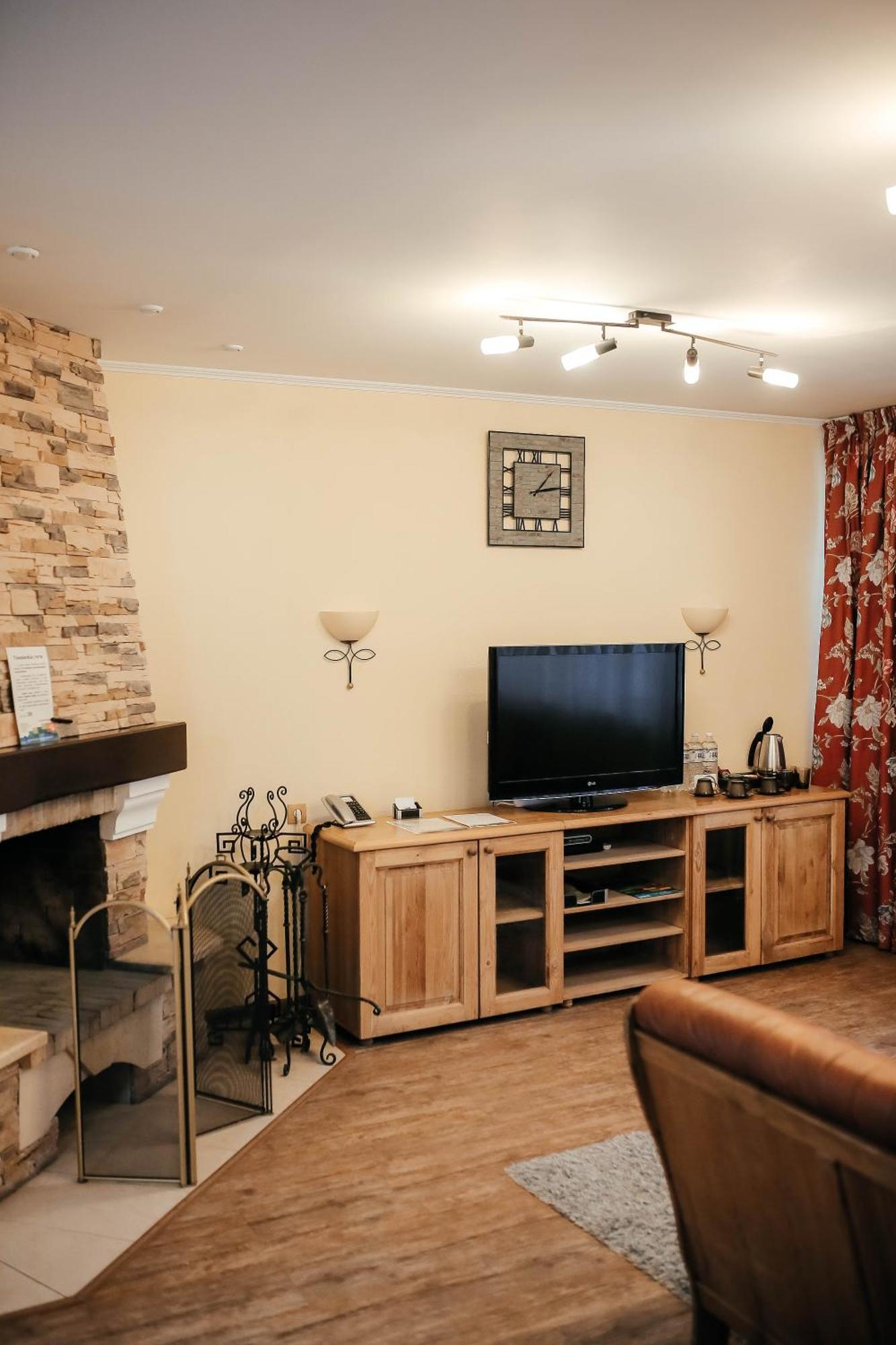 Тау-House Hotel Kok-Shoky Екстериор снимка