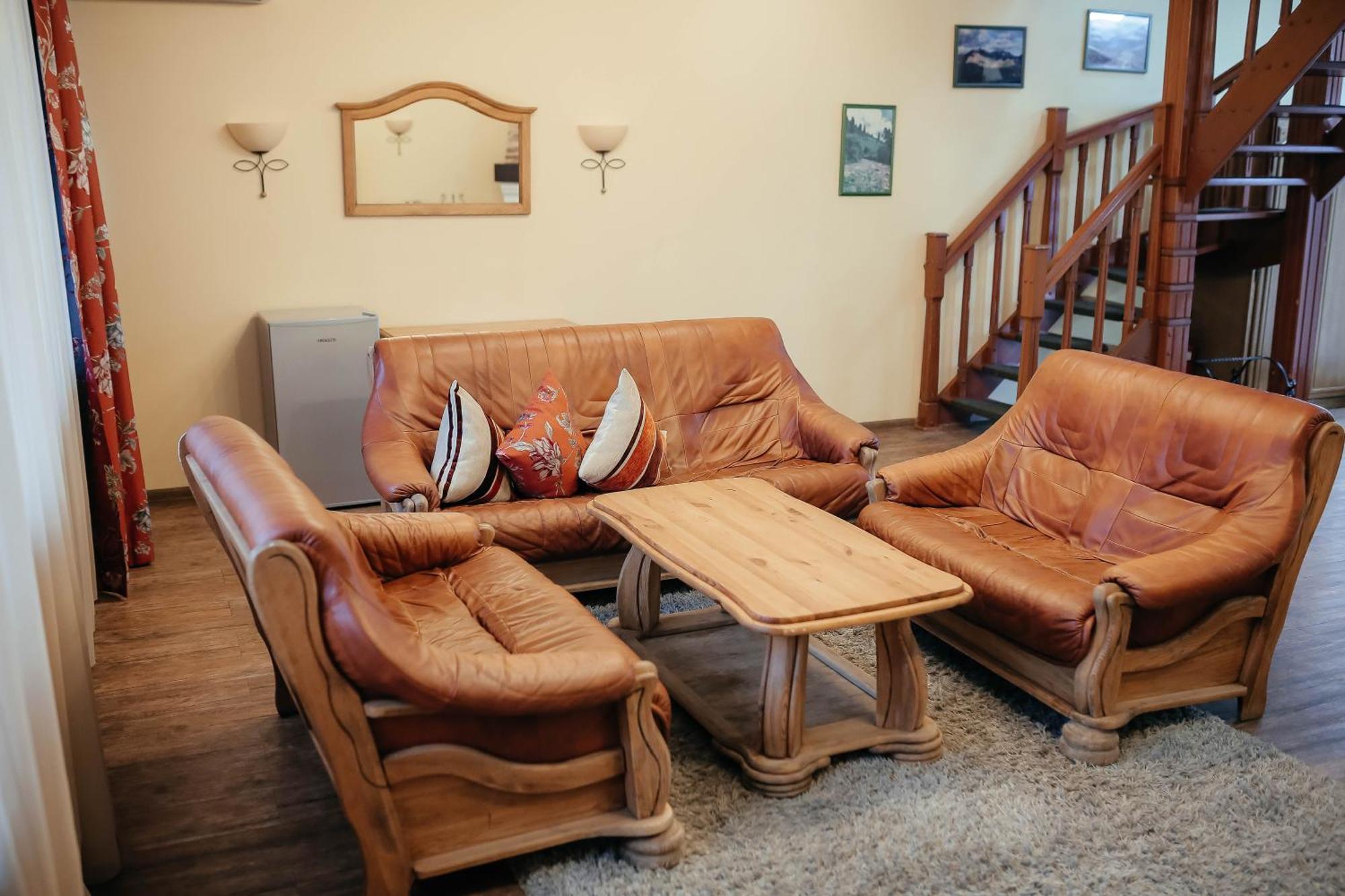 Тау-House Hotel Kok-Shoky Екстериор снимка