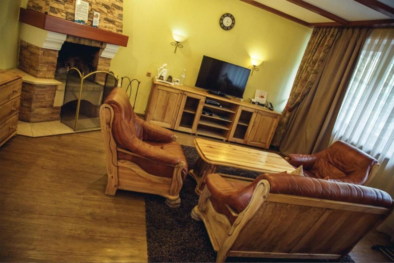 Тау-House Hotel Kok-Shoky Екстериор снимка