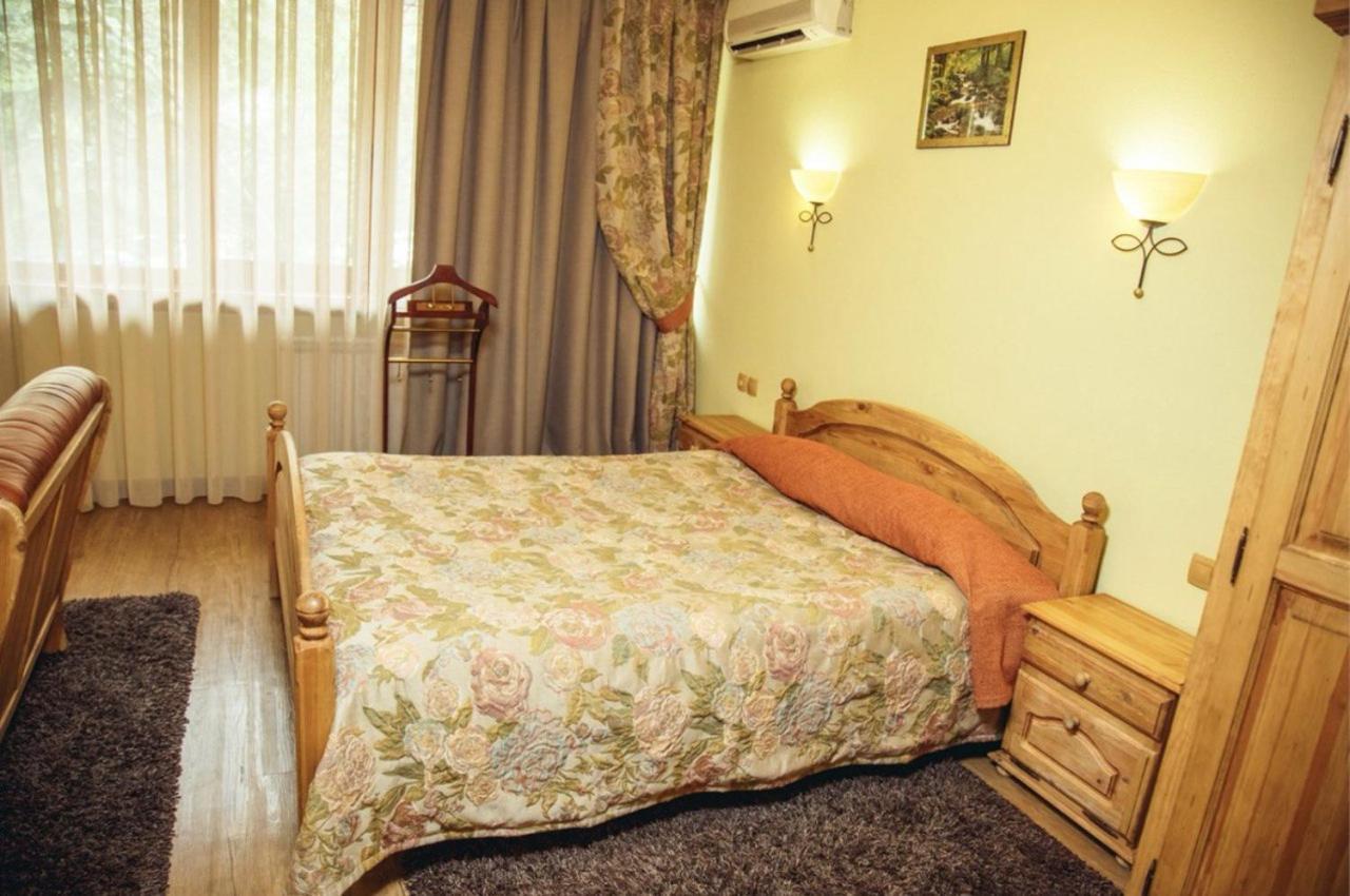 Тау-House Hotel Kok-Shoky Екстериор снимка