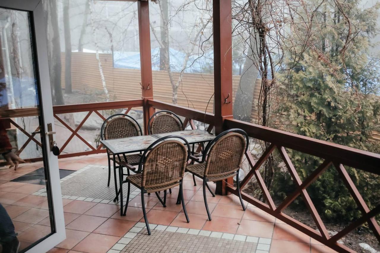 Тау-House Hotel Kok-Shoky Екстериор снимка