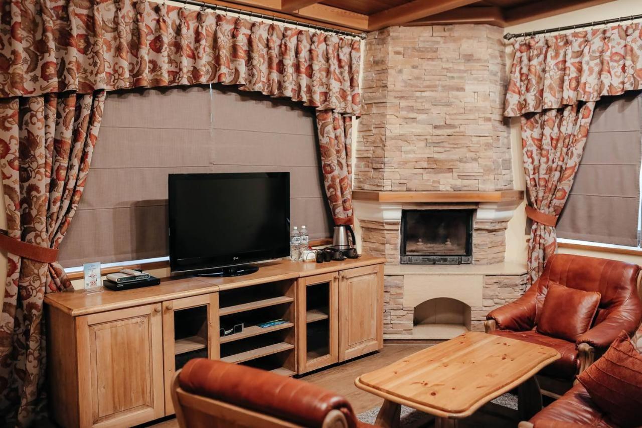 Тау-House Hotel Kok-Shoky Екстериор снимка