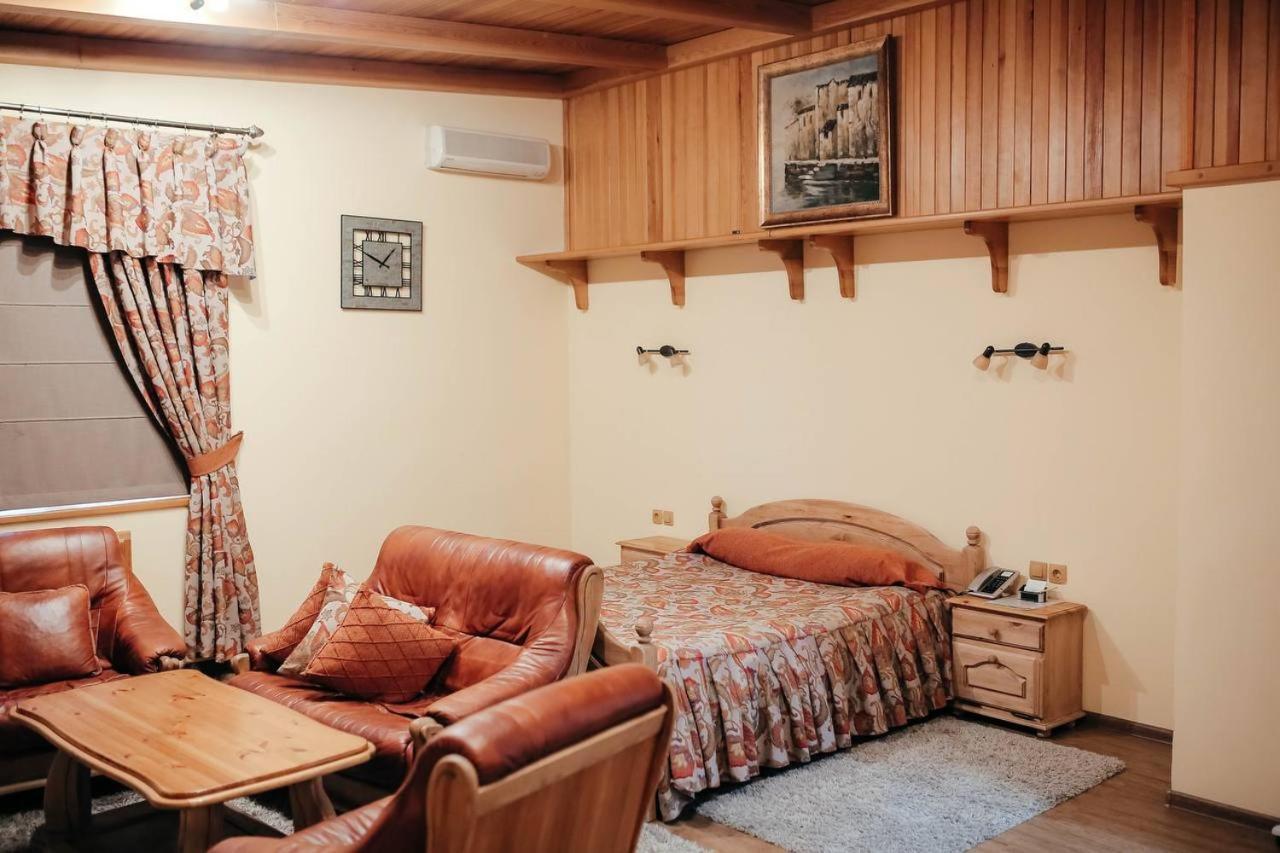 Тау-House Hotel Kok-Shoky Екстериор снимка