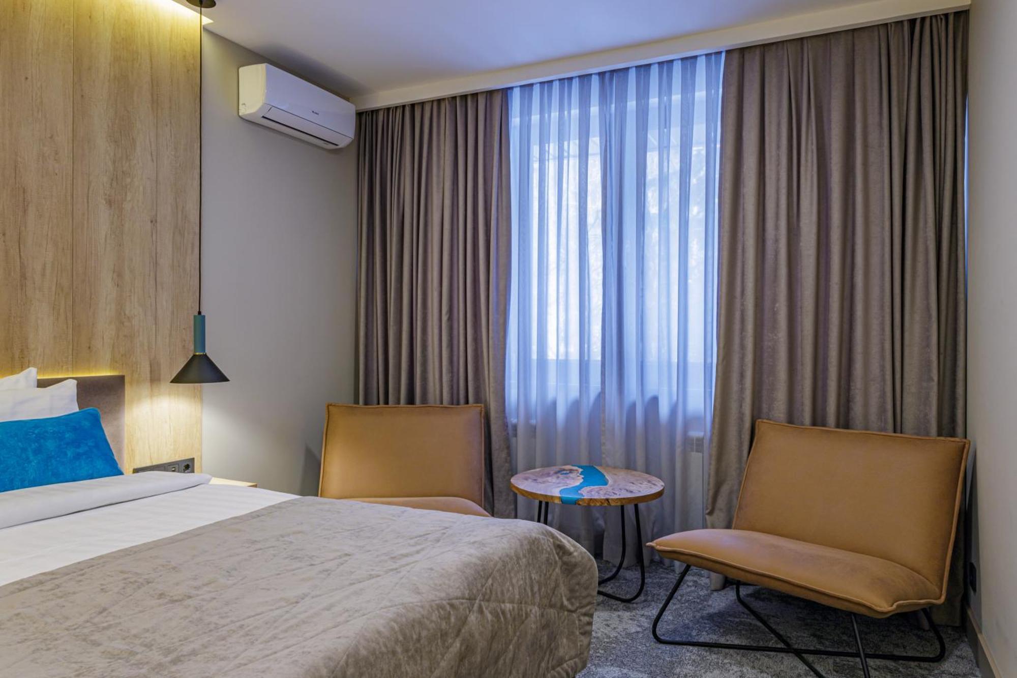 Тау-House Hotel Kok-Shoky Екстериор снимка